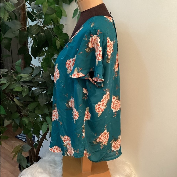 Torrid flutter sleeve scoop neck with pleats Woman’s size 00 M/L 10 - Picture 4 of 11